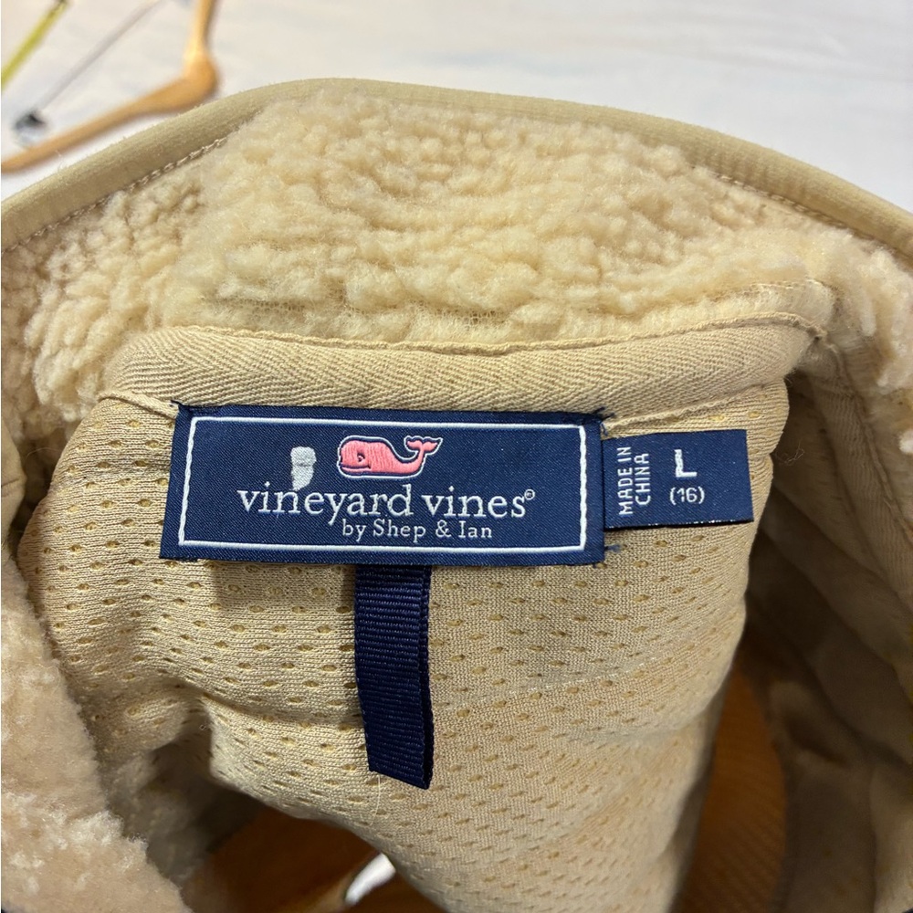 Vineyard Vines Youth L (16) Tan Sherpa Fleece Quilted Vest Navy Full Zip - Picture 3 of 8